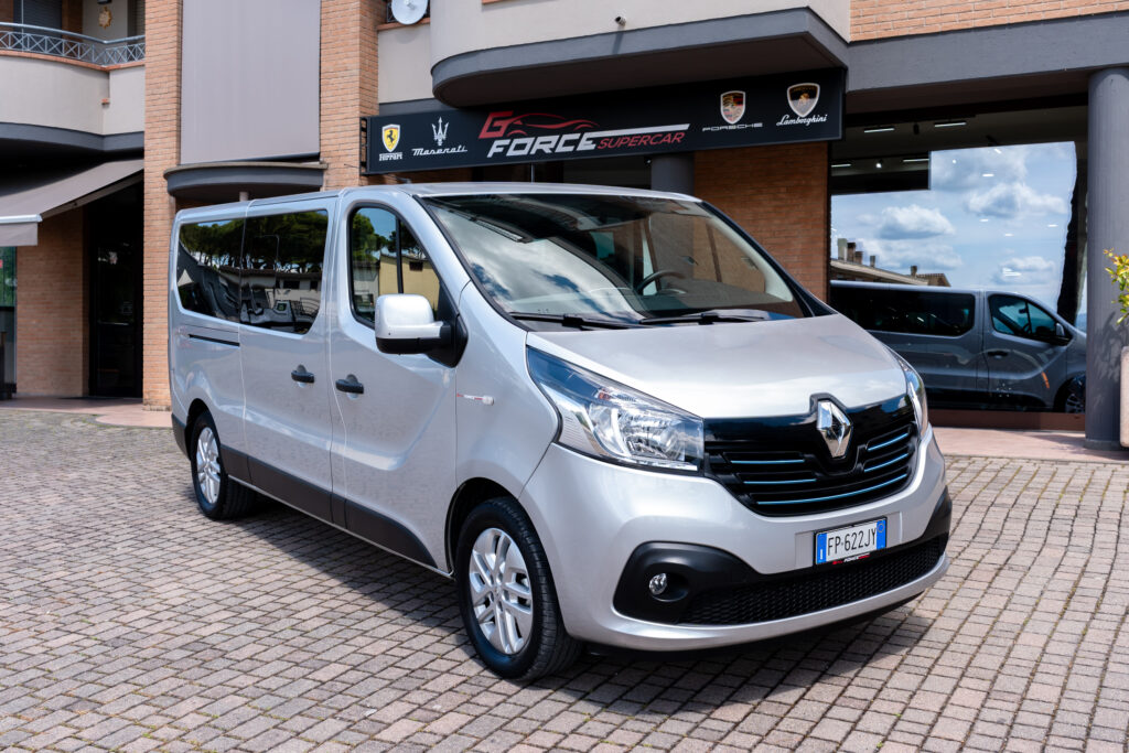 Renault trafic 9 posti